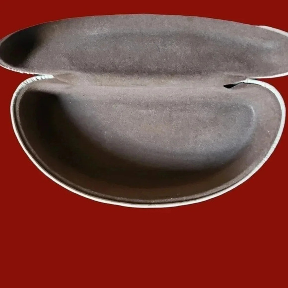 -Coach hardshell sunglass & eyeglass  case ivory color - Picture 5 of 10